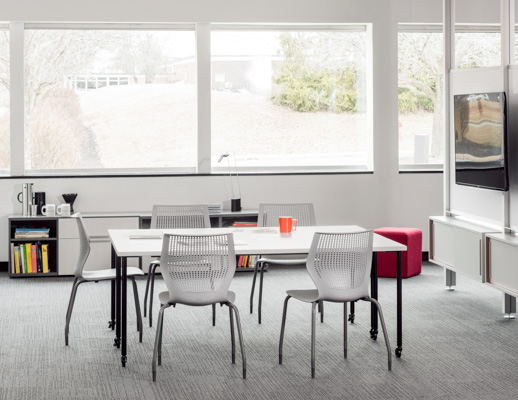 Knoll white Antenna Simple Table with grey legs, grey MulitGeneration by Knoll chairs and Interpole for Activity Spaces