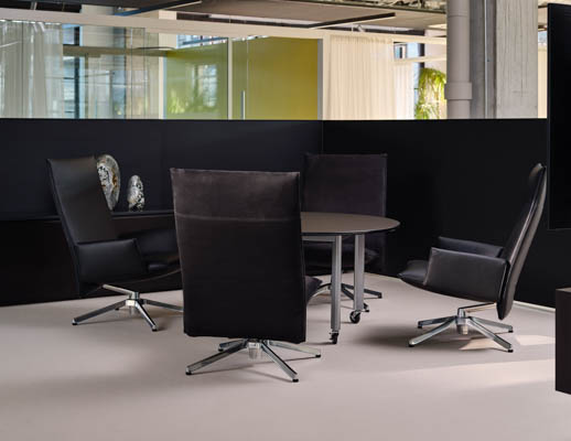 Pilot by Knoll High Back Chair D