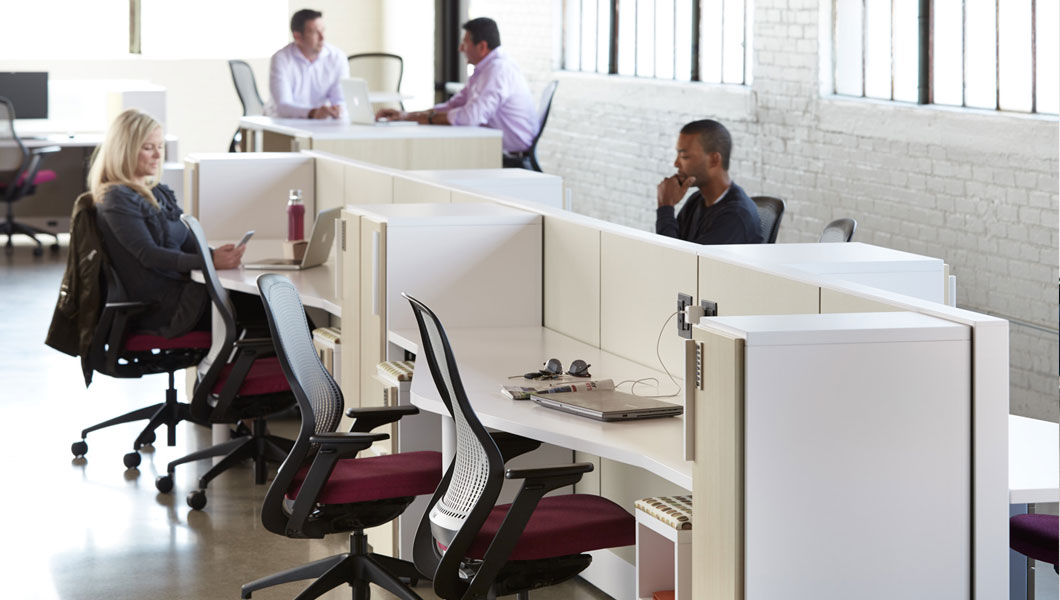 Knoll Open Plan Workstation Furniture with Dividends Skyline